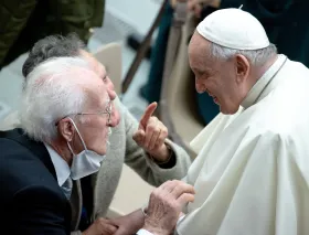 El Papa Francisco desafía la cultura del descarte: “Los ancianos no deben ser dejados solos, deben vivir en familia”