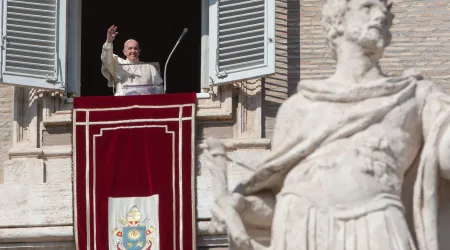 Papa Francisco durante el rezo del Ángelus.