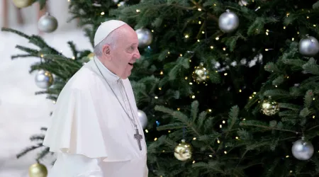Papa Francisco y árbol de Navidad