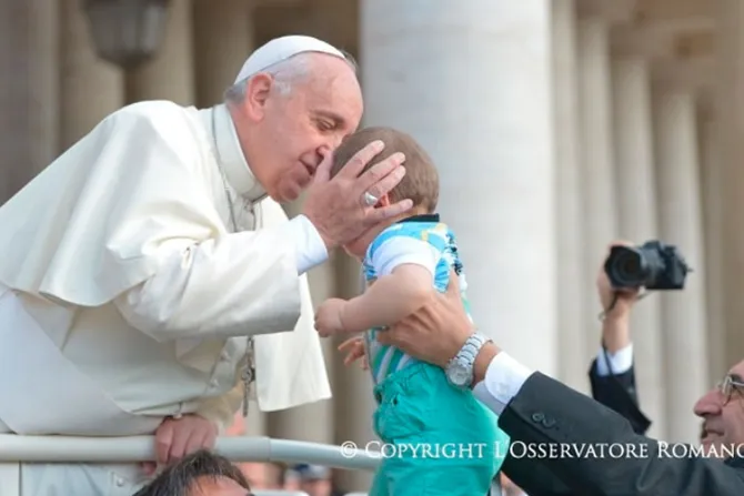 Abandonan a bebé en iglesia: Se llamará Francisco en honor al Papa