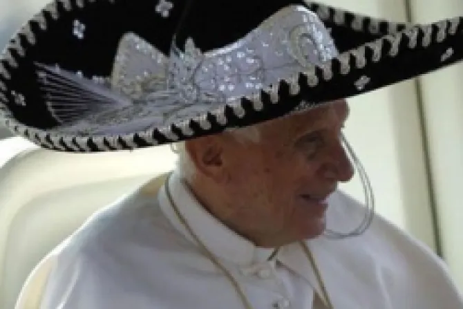 Benedicto XVI celebra Misa ante más de 600000 fieles en México