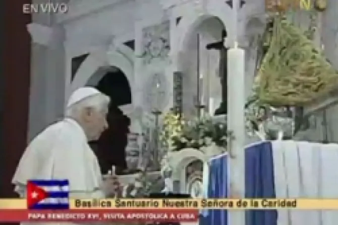 Cuba: Benedicto XVI ora en basílica de la Virgen de la Caridad 