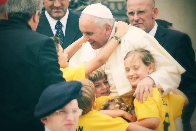 Papa Francisco: Dios busca una relación de papá-hijo para decirnos “estoy contigo”