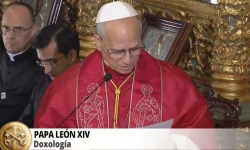 El Papa León XIV durante la Doxología y encuentro con Bartolomé I