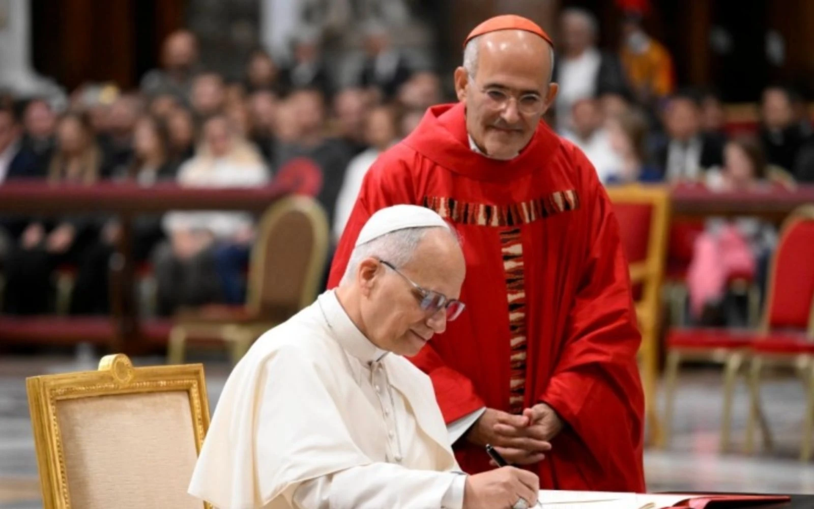 El Papa firmó ayer la carta apostólica, antes de la misa que iniciaba el Jubileo de la Educación?w=200&h=150