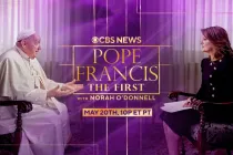 El Papa Francisco se sienta para una entrevista con Norah O'Donnell en "60 Minutes" de CBS, que se emitió el lunes 20 de mayo de 2024.