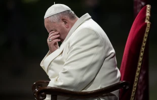 El Papa Francisco durante el Via Crucis en el Coliseo de Roma el 18 de abril de 2014. Crédito: Julio Napolitano - Shutterstock