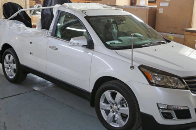 Llegó a Perú uno de los 3 papamóviles que Francisco usará [FOTOS]