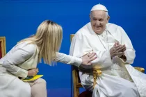 El Papa Francisco compartió escenario con la primera ministra de Italia, Giorgia Meloni, el 12 de mayo de 2023, para hablar en la conferencia “El Estado General de la Tasa de Natalidad” , celebrada en el Auditorio Conciliazione cerca del Vaticano. |