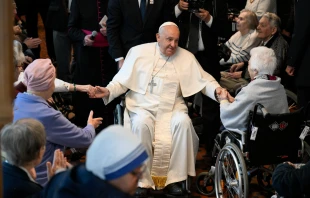 Visita del Papa Francisco a una residencia de ancianos en Bruselas Crédito: Vatican Media