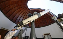 En el aniversario de la llegada del hombre a la Luna, León XIV recorre las instalaciones de la "Specola Vaticana" en Castel Gandolfo. 20 de julio de 2025.