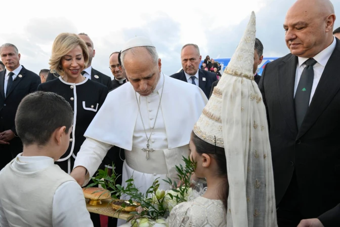 El Papa llegó este domingo a Beirut