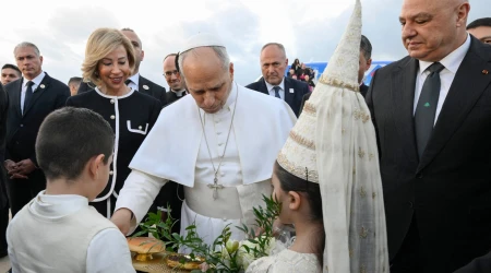 El Papa llegó este domingo a Beirut