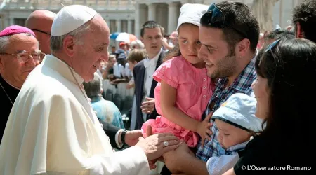 Vuelo papal: Esto es lo que dijo el Papa Francisco sobre la paternidad responsable y los católicos