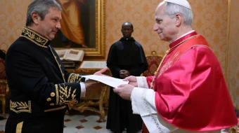 El Papa y el embajador