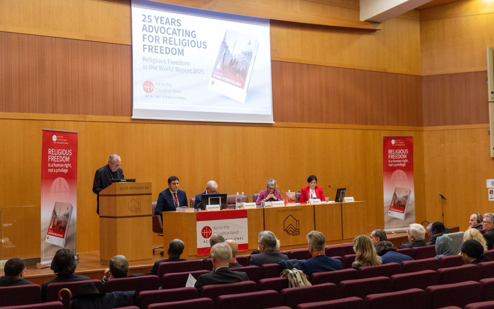 El Cardenal Parolin intervino en la presentación del informe.?w=200&h=150