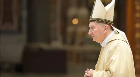 El Cardenal Pietro Parolin celebra la Misa en la Basílica de San Pedro, el 27 de abril de 2017./Imagen refernecial | Crédito: Daniel Ibanez/EWTN News.