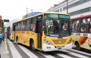 Buses de transporte en Lima, Perú. Crédito: Shutterstock