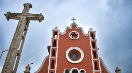 Roban y amenazan a sacerdote en casa parroquial de Chiapas, México