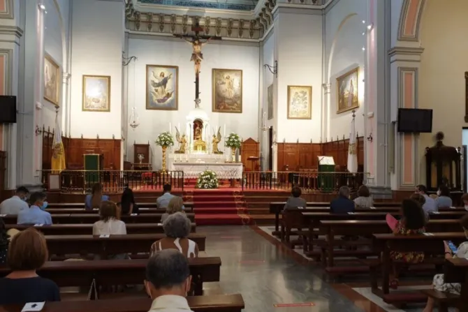 Interior del templo de la parroquia del Corpus Christi en Málaga (España)