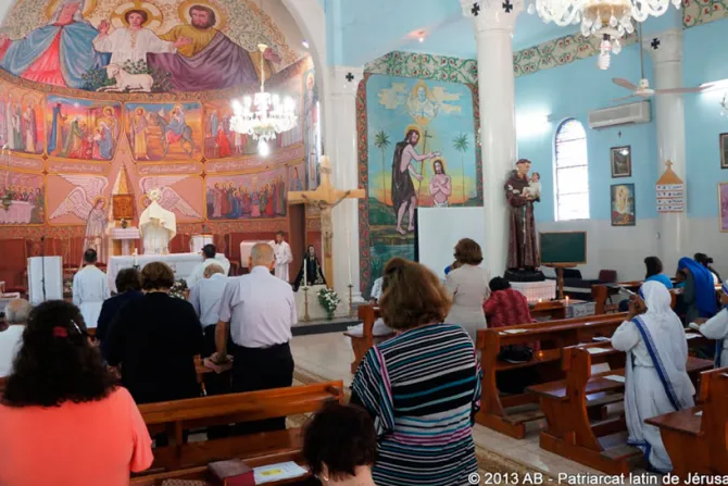 Misil alcanza la única parroquia católica en Franja de Gaza