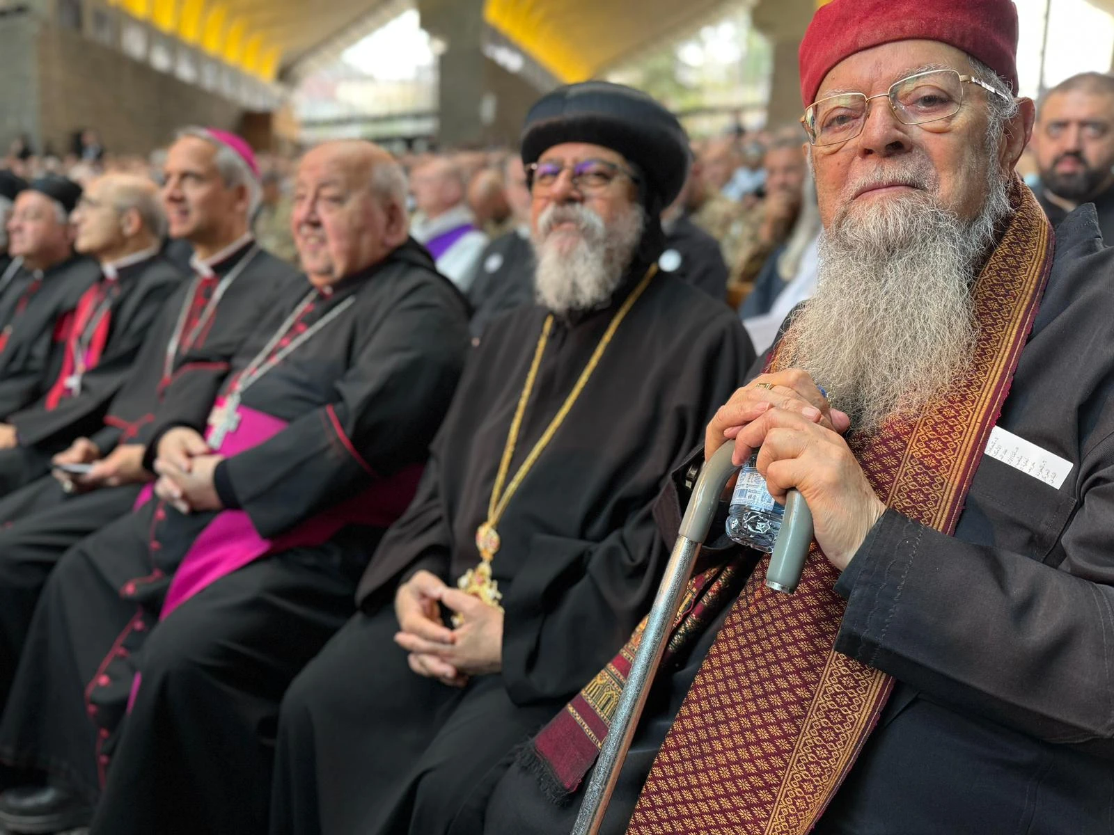 El clero libanés recibe al Papa León XIV en el Santuario de Nuestra Señora del Líbano. Crédito: Magdalena Wolinska-Reidi/EWTN News