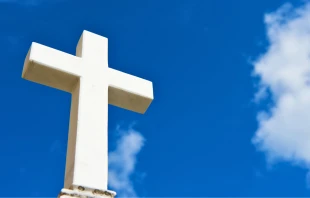 Imagen referencial de una cruz. Crédito: Signature / Canva