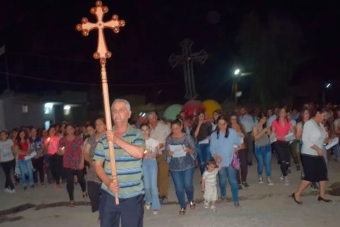 Con procesión cristianos iraquíes agradecen a Dios por liberarlos del ISIS 
