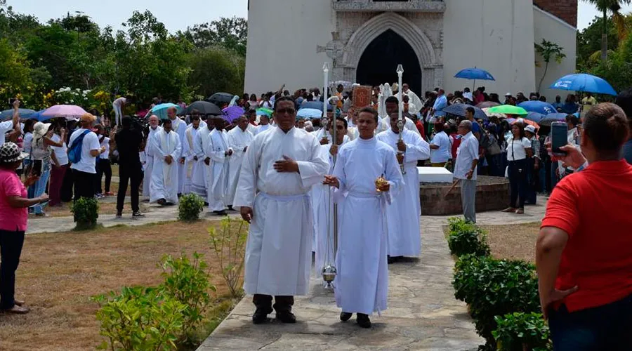 República Dominicana se prepara con peregrinaciones por los 525 años de la  primera Misa celebrada en América