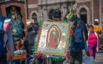 Peregrinos en la Basílica de Guadalupe para la celebración de la Virgen el 12 de diciembre de 2016.