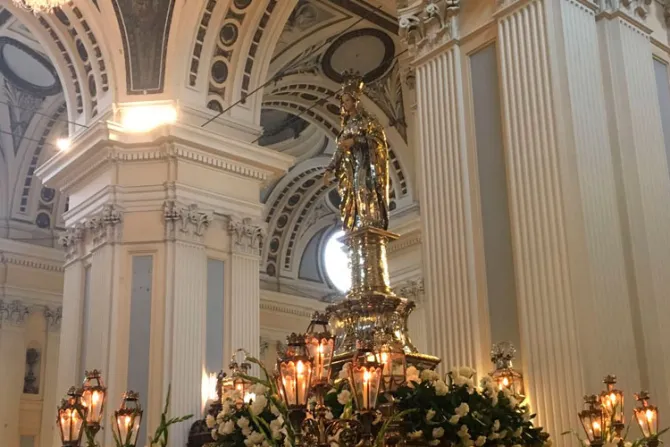 “La Virgen vino, viene y vendrá a Zaragoza”, afirma Arzobispo en Fiesta del Pilar