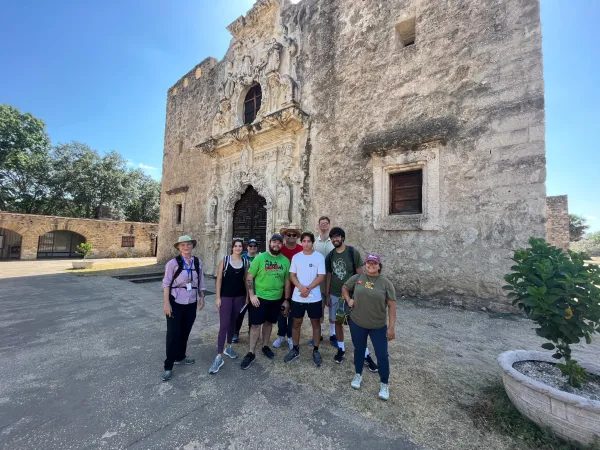 Peregrinos en la Misión San José. Crédito: El Camino de San Antonio Missions.