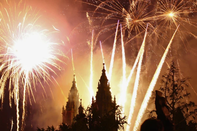 Iglesia Católica pide precaución por pirotecnia tras accidente en fiesta patronal en México.