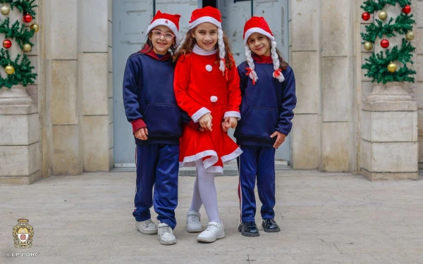 Niñas en la parroquia de la Sagrada Familia. Crédito: Patriarcado Latino de Jerusalén.