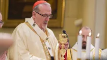 El Cardenal Pizzaballa, Patriarca Latino de Jerusalén, en el momento de la consagración durante la Misa solemne por la Fiesta de María, Madre de Dios.