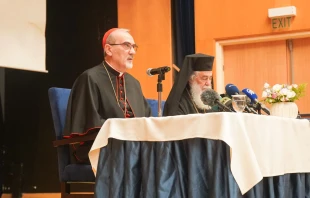El Cardenal Pierbattista Pizzaballa, Patriarca Latino de Jerusalén; y el Patriarca ortodoxo Teófilos III, en la conferencia de prensa de este martes 22 de julio. Crédito: Latin Patriarchate of Jerusalem.