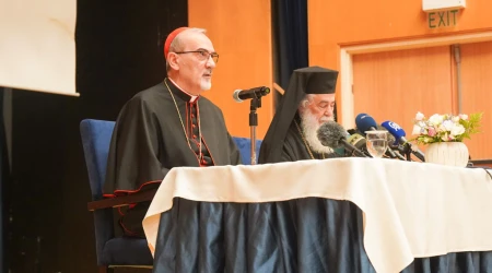El Cardenal Pierbattista Pizzaballa, Patriarca Latino de Jerusalén; y el Patriarca ortodoxo Teófilos III.