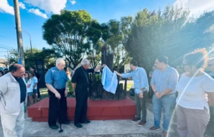 Inauguración y bendición de la Plaza Papa Francisco Crédito: Municipalidad de Salto