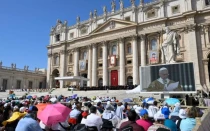 La Plaza de San Pedro en el Vaticano durante la canonización de San Carlo Acutis y San Pier Giorgio Frassati, el domingo 7 de septiembre.