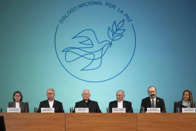 Ponentes en el Segundo Diálogo Nacional por la Paz en Guadalajara, México.