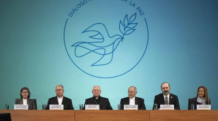 Ponentes en el Segundo Diálogo Nacional por la Paz en Guadalajara, México.