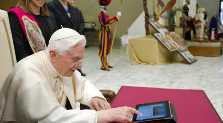 La cuenta oficial del Papa en Twitter @Pontifex cumple un año de existencia