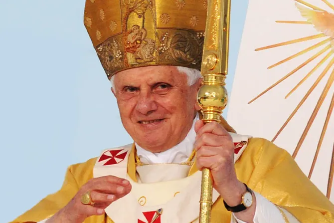 El demonio y el infierno “temblaron” en el pontificado de Benedicto XVI, asegura sacerdote
