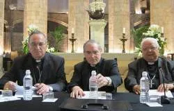 Obispos catalanes: Mons. Pujol a la izquierda (foto Europa Press)
