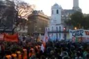 VIDEO: Horda del aborto ataca Catedral de Buenos Aires en día de Todos los Santos