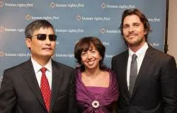 Christian Bale junto a Chen Guancheng. Foto: Michael Ian para Human Rights First.?w=200&h=150