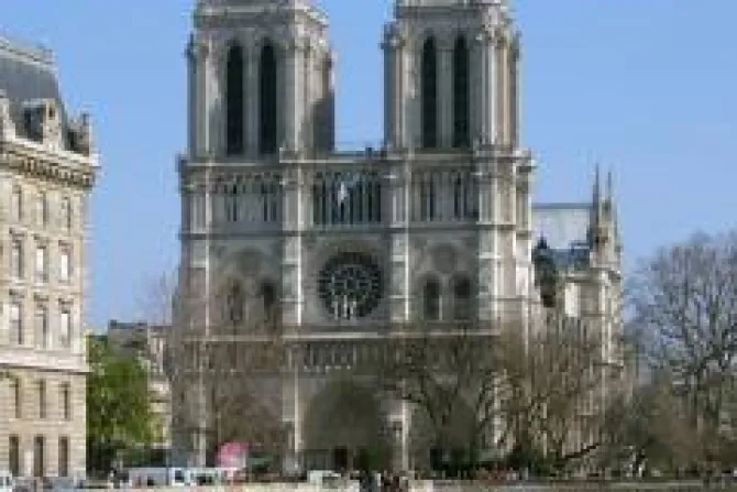 Catedral Notre Dame de París cumple 850 años el día de Guadalupe