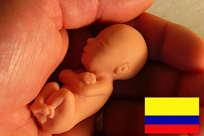 Presentan 320 mil firmas para revertir aborto en Colombia