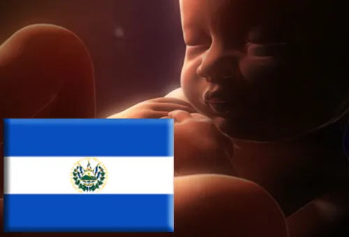 El Salvador: "Beatriz" no abortó y dio a luz a su hija con anencefalia