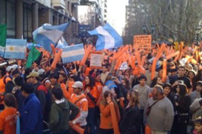 Miles de argentinos piden respeto al matrimonio y la familia